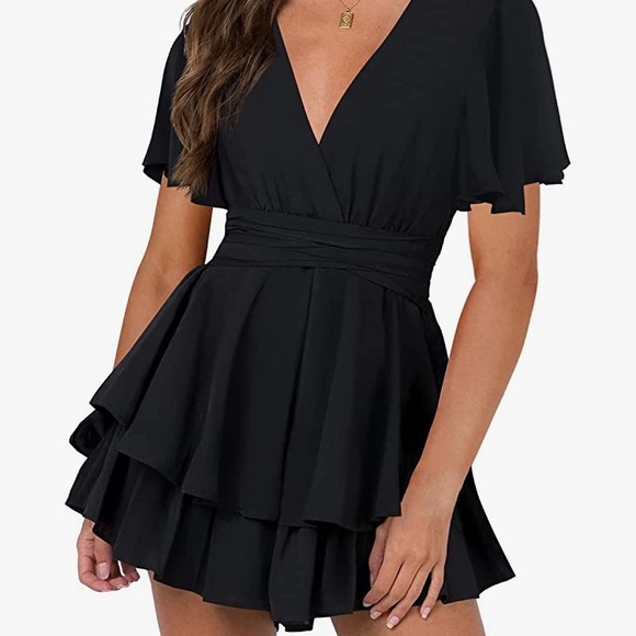 Small short sleeve black dress with tie - Picture 1 of 2